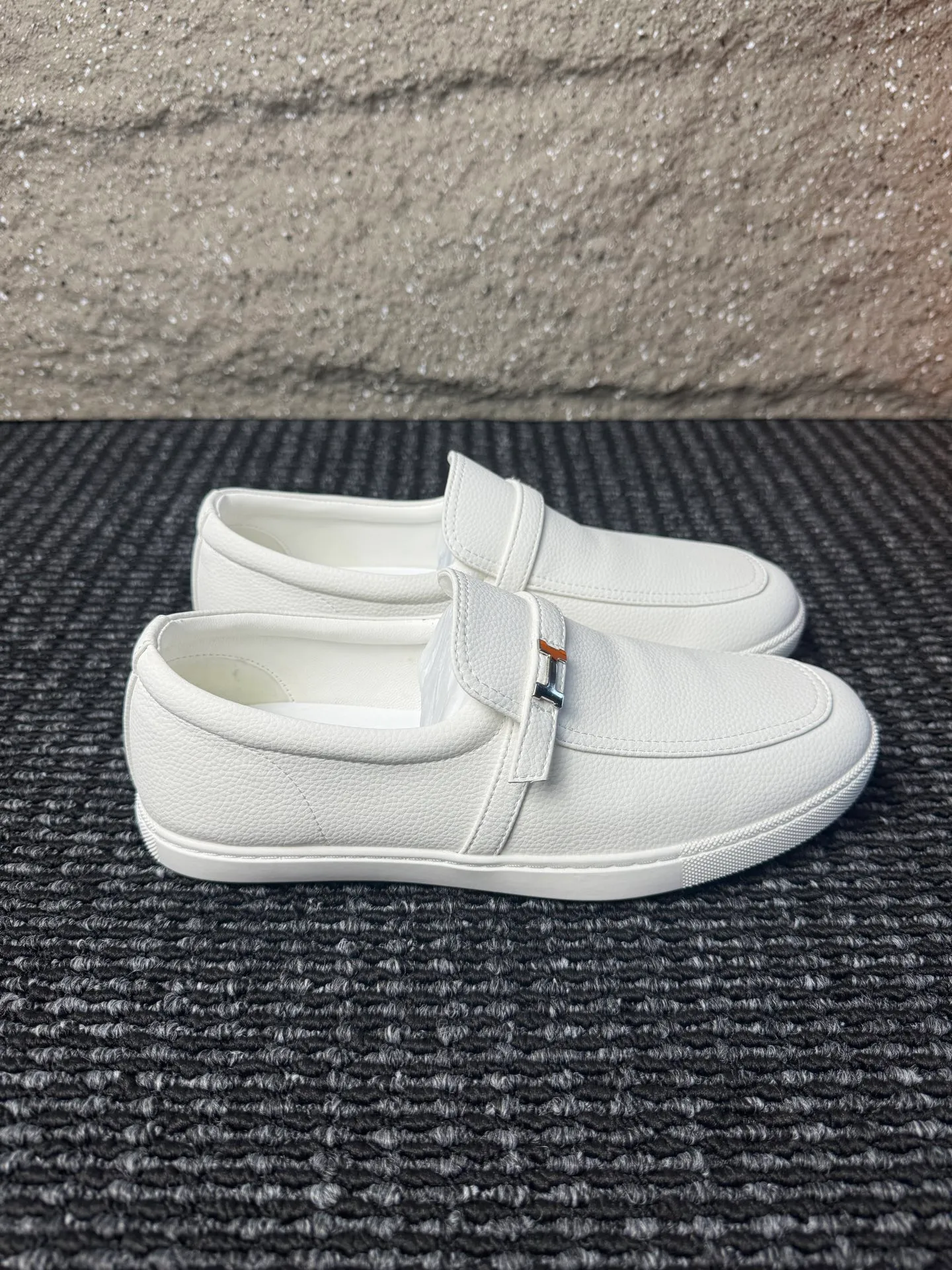 Men's men's shoes 💰440 [New style] 🪷🪷[HERMES] Hermès - High-end quality, the same style as the official website - Upper: 🔝 Nappa calfskin, with iconic H metal - Lining: water-dyed cowhide - Outsole: ultra-light TPU molded outsole - Ultra-high quality control·Fine workmanship: highlighted (high-end·luxury·grade) -Size: 38-44 (45 can be customized)·